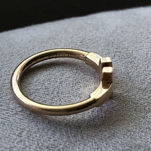 Tiffany and Co. Tiffany T Wire Ring - 18k gold.